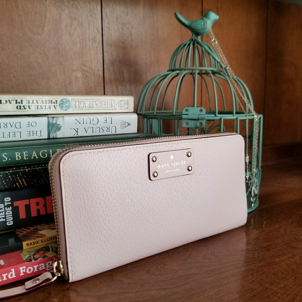 Kate Spade Cameron Street Lacey Wallet (NWOT)